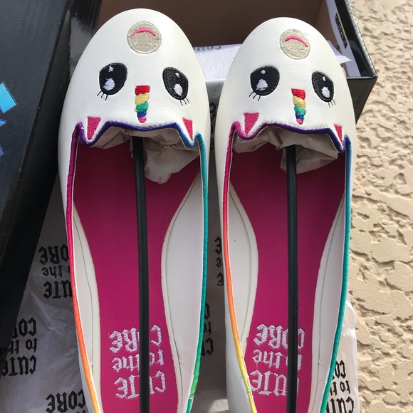 Cute to the core Uniponi - Picture 3 of 6